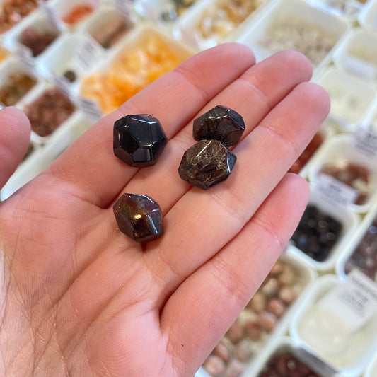 Garnet (Stamina) Tumbled